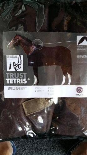 Te koop, Trust Tetris staldeken