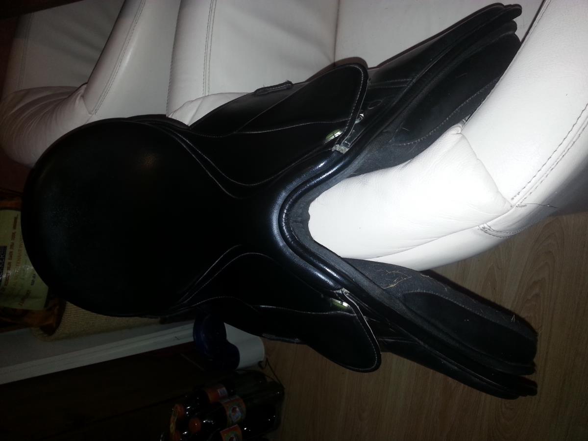   mooie16 inch pony zadel met m boom compleet