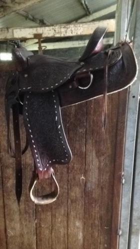 western zadel en hoofdstel