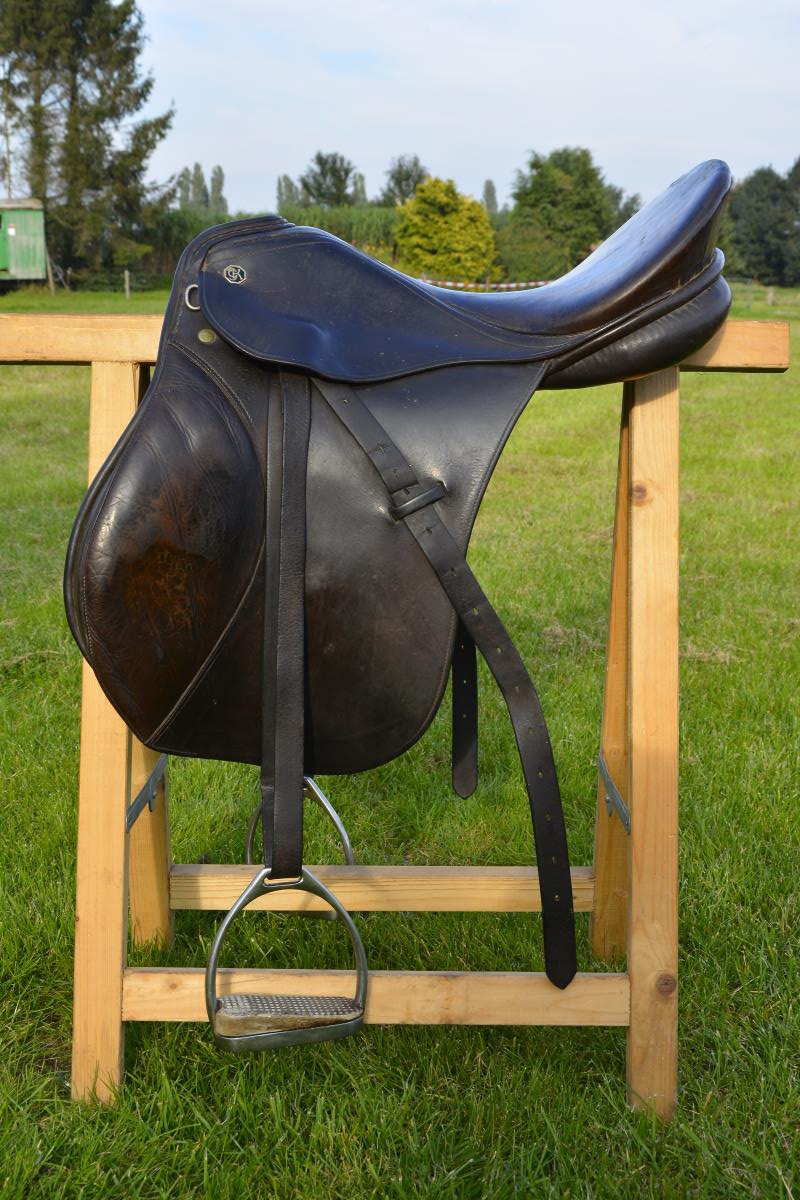 Leren Veelzijdigheidszadel Kieffer 17 Inch