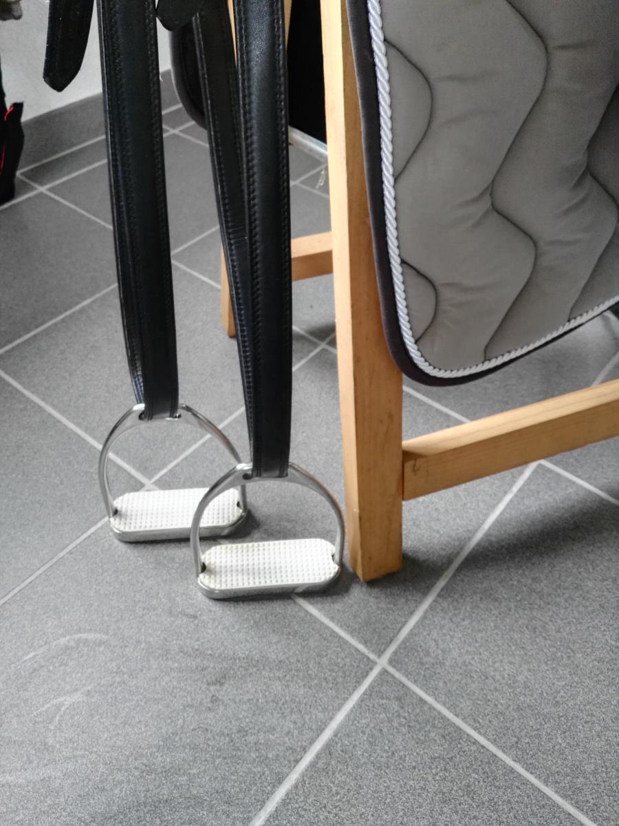 Dressuur zadel 17inch Katrien De Wolf handgemaakt