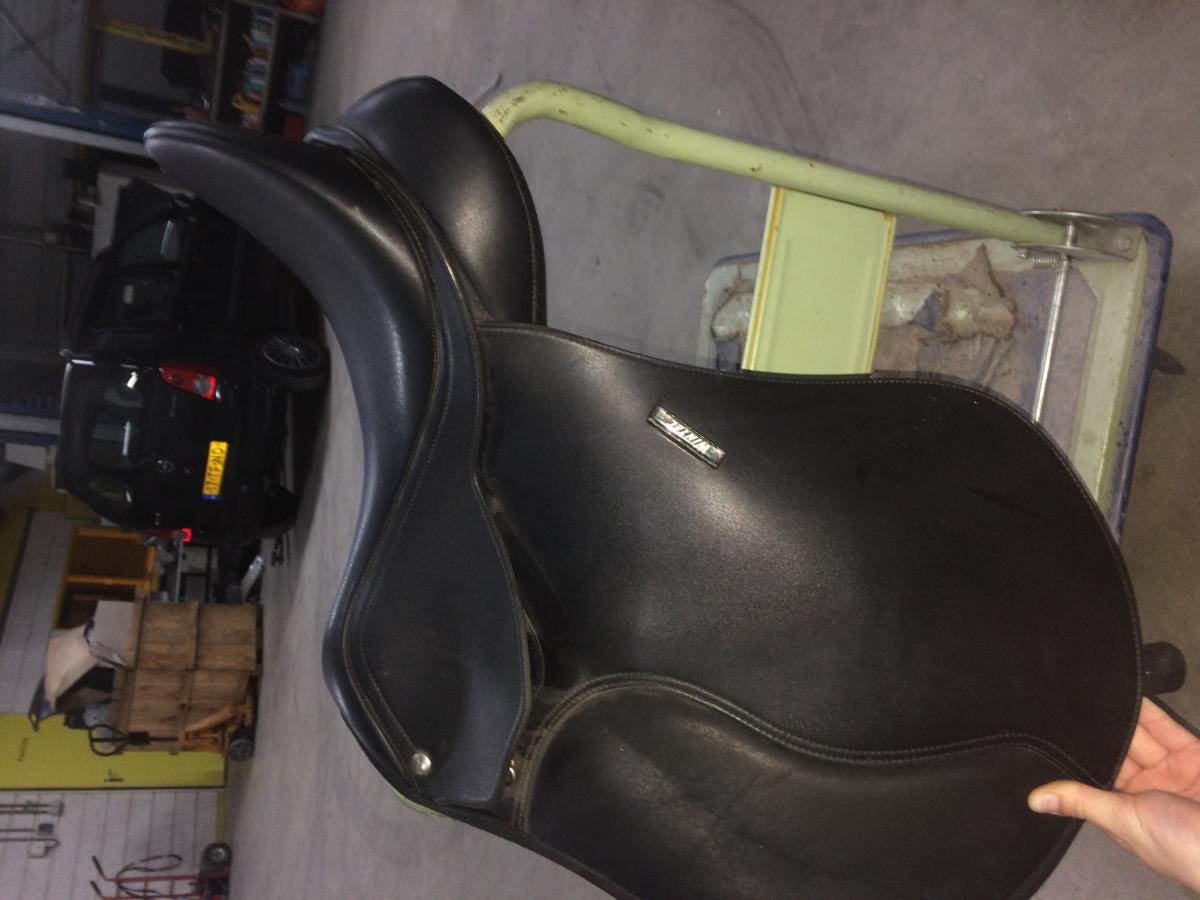 gloednieuw wintec zadel en andere toebehoren 