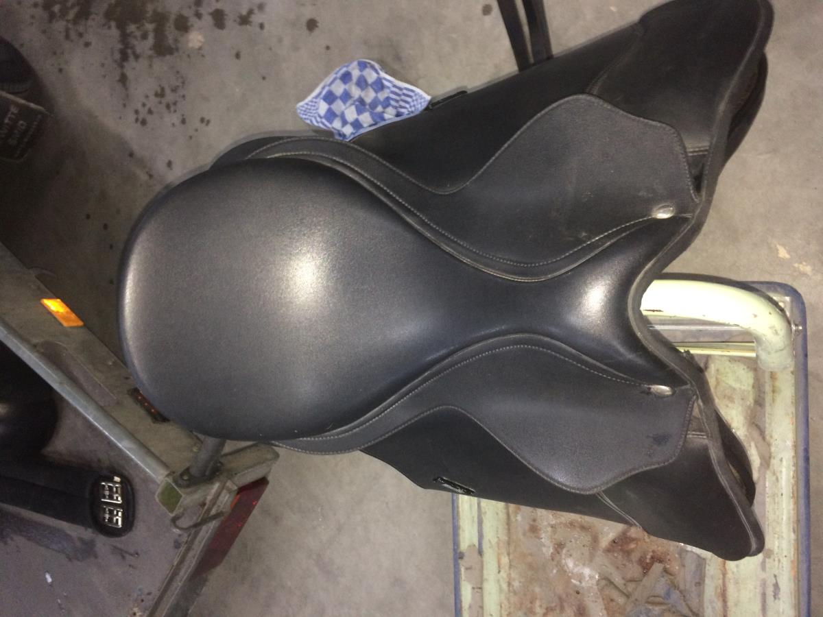 gloednieuw wintec zadel en andere toebehoren 