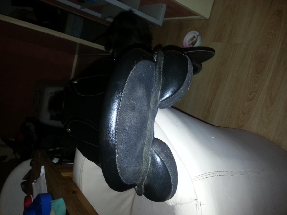   mooie16 inch pony zadel met m boom compleet