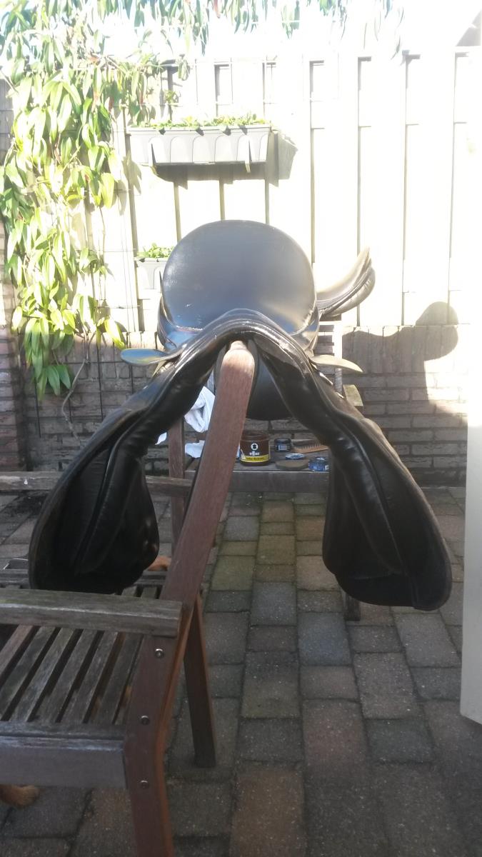 Mooi Veelzeidigheidszadel Te Koop